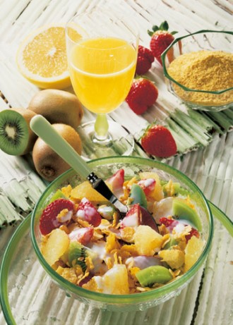Erdbeer-Kiwi-Müsli mit Vitamin-Cocktail (Vegetarier geeignet) - Foto: Wirths PR