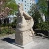 254 Statue an Stadt gespendet