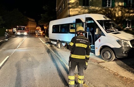 FW-M Lichtmast in Untermenzing umgefahren